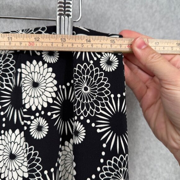 Express VTG Y2K Fit and Flare Skirt Size M Black White Dark Floral Retro Stretch - Picture 7 of 9